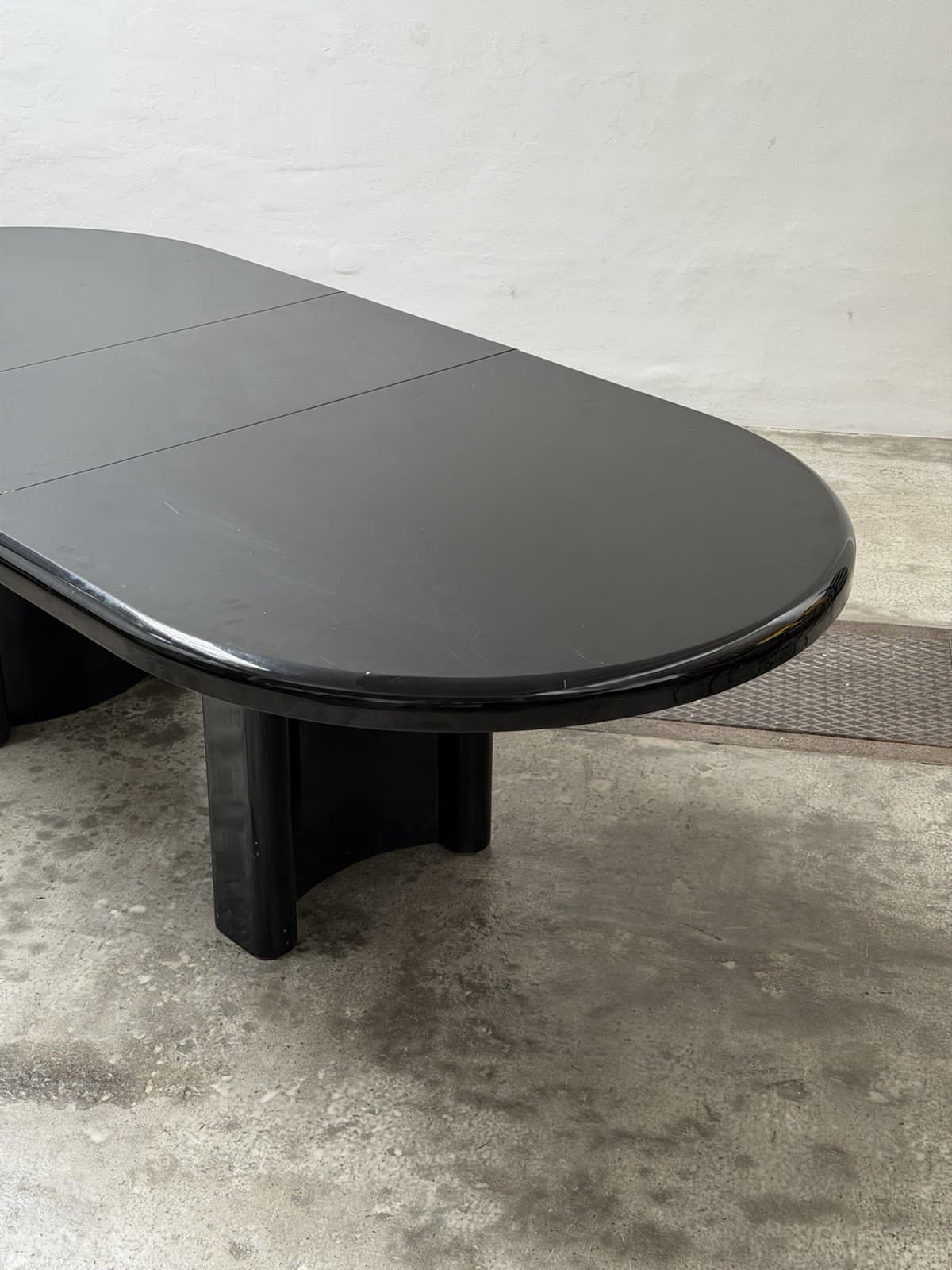 Unknown, Extendable Black Gloss Laquer Dining Table
