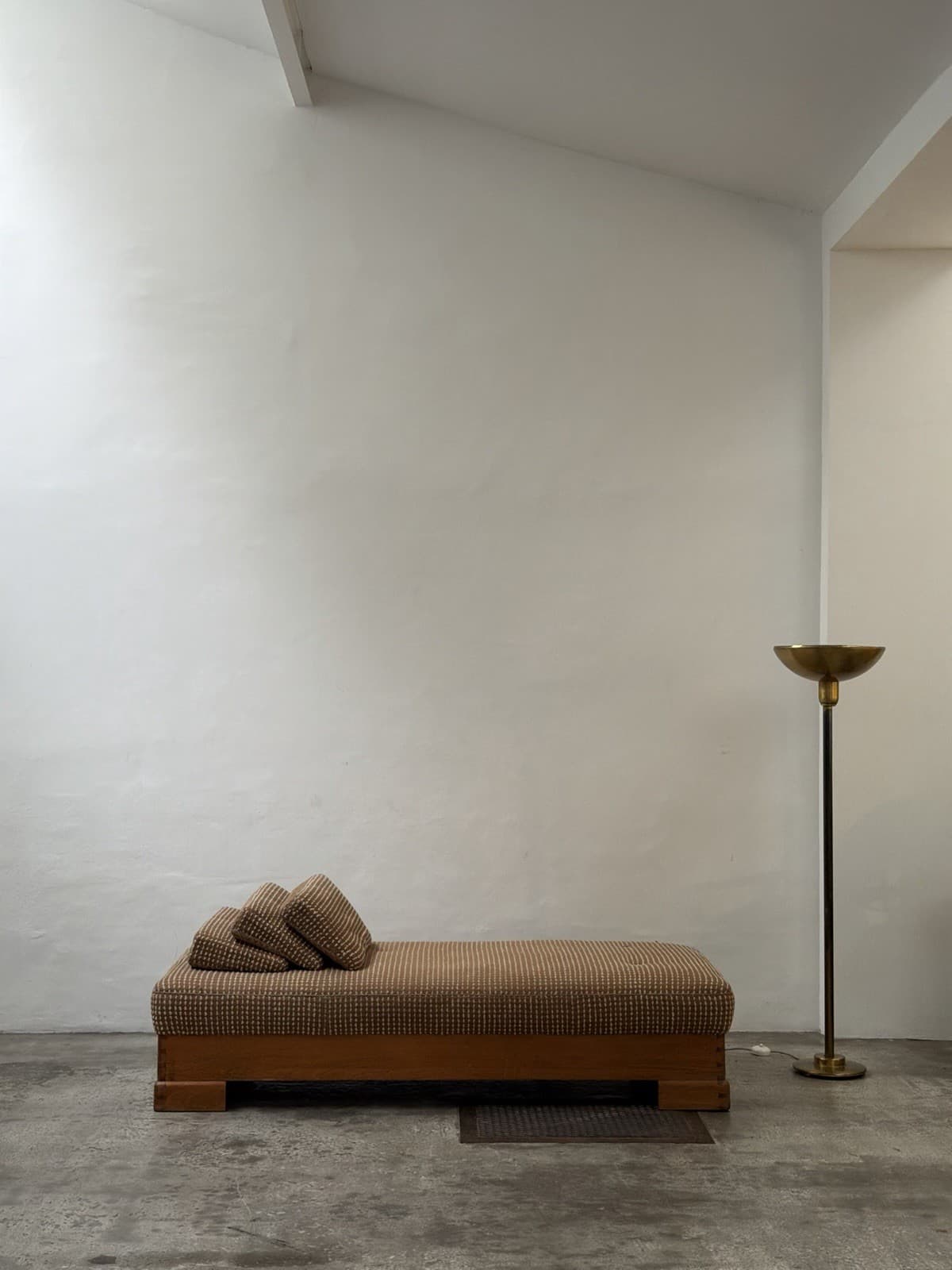 Historical Early 20th Century Divan, Unknown