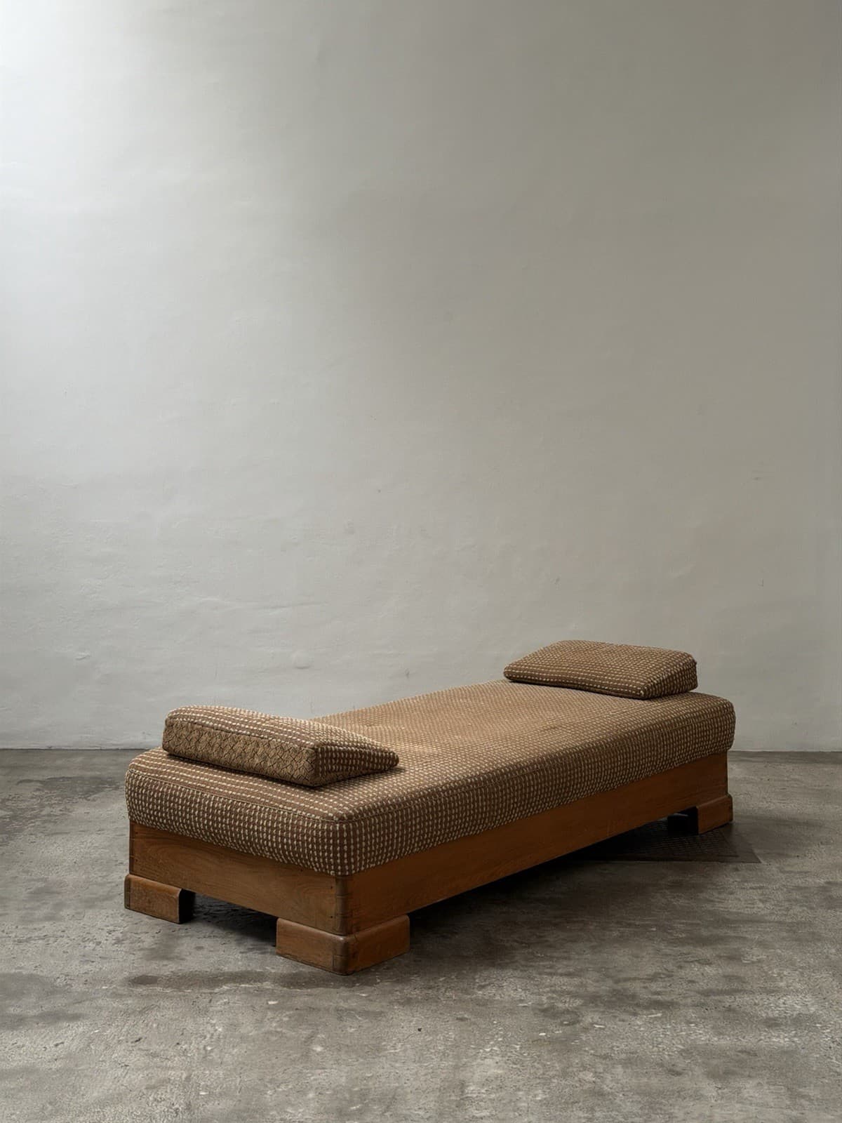 Historical Early 20th Century Divan, Unknown