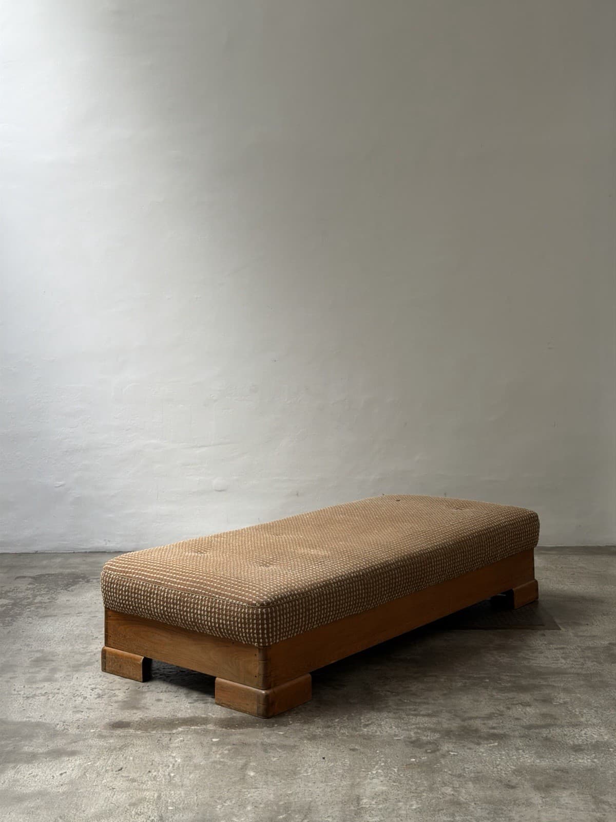 Historical Early 20th Century Divan, Unknown