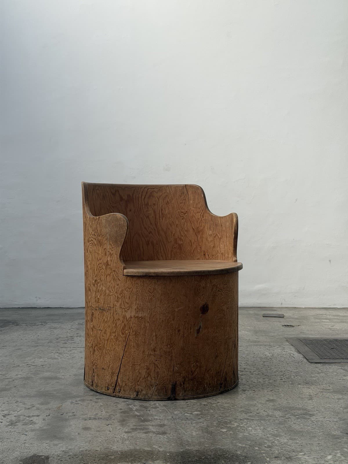 Important 1903 Swedish Pine Kubbstol Log Chair