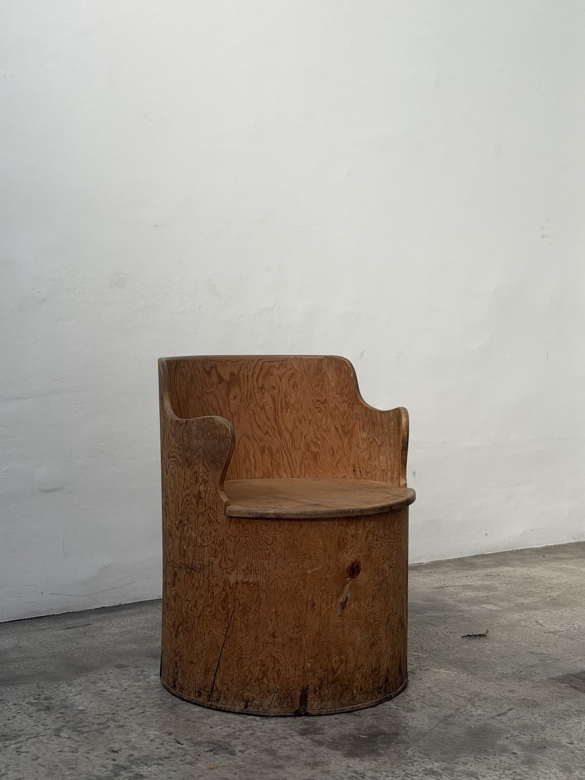 Important 1903 Swedish Pine Kubbstol Log Chair