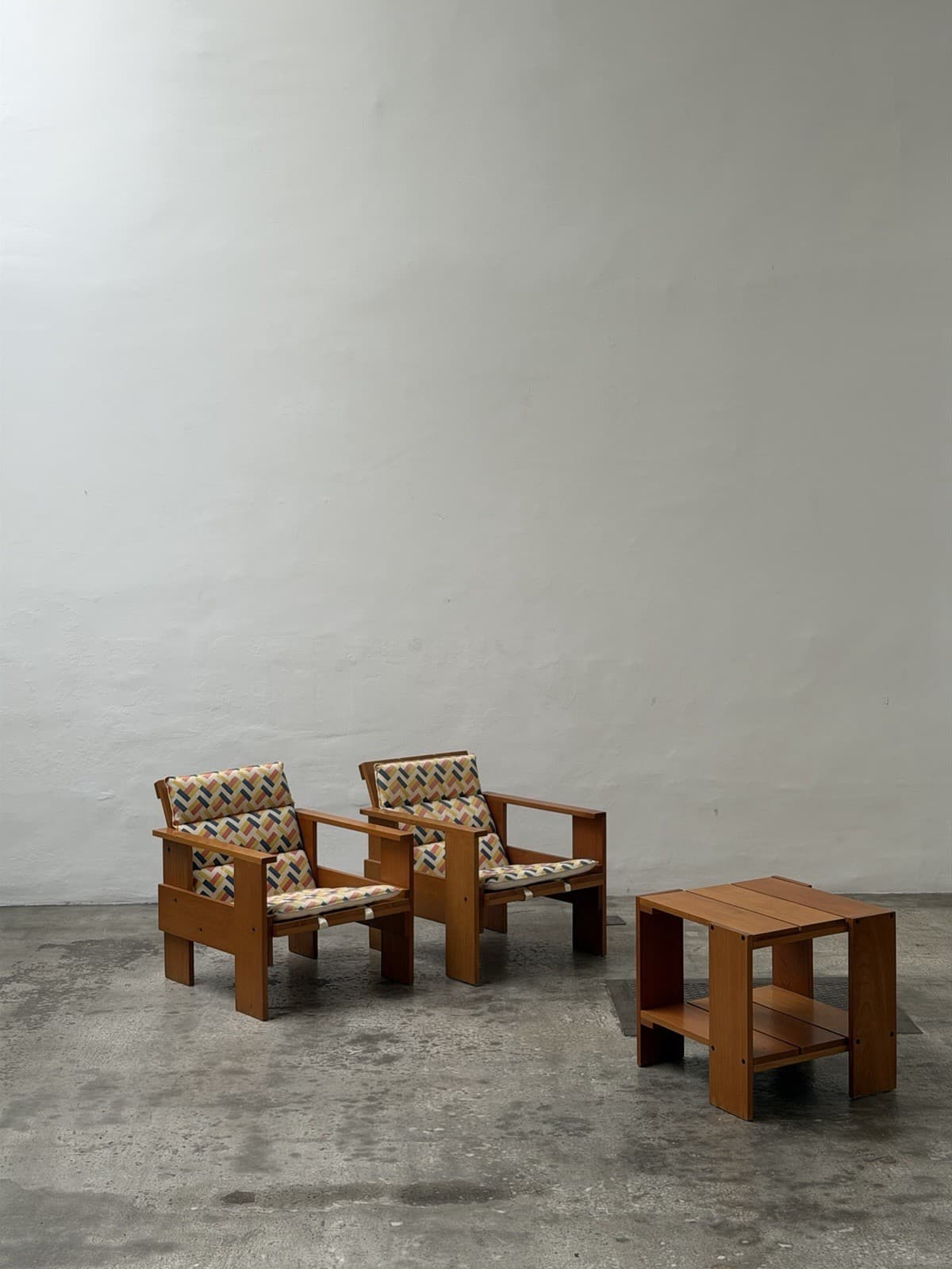 Gerrit Rietveld, Crate Chairs And Table, Cassina