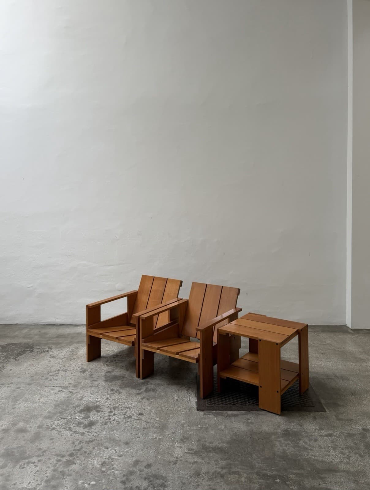 Gerrit Rietveld, Crate Chairs And Table, Cassina