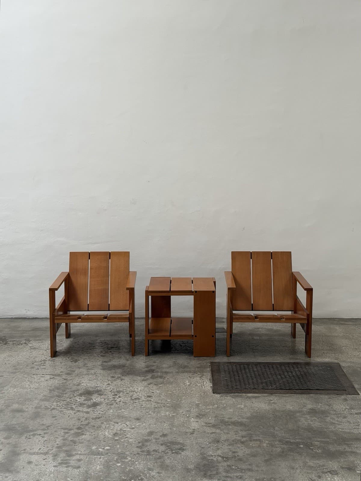 Gerrit Rietveld, Crate Chairs And Table, Cassina