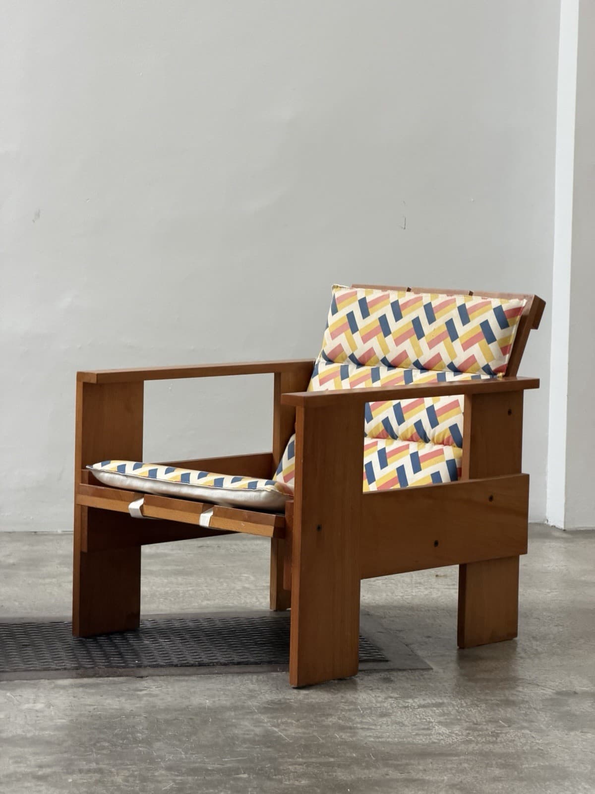 Gerrit Rietveld, Crate Chairs And Table, Cassina