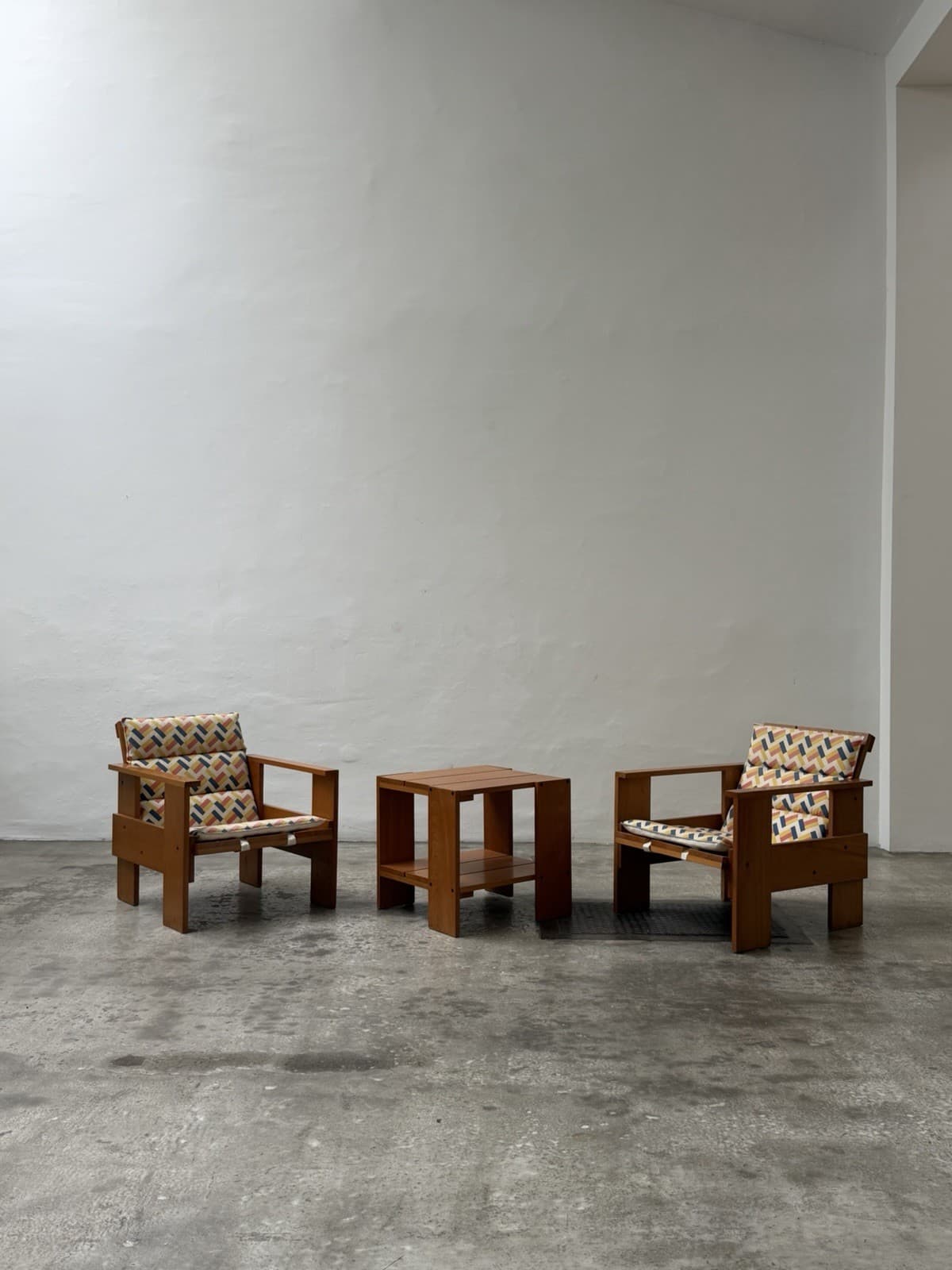 Gerrit Rietveld, Crate Chairs And Table, Cassina