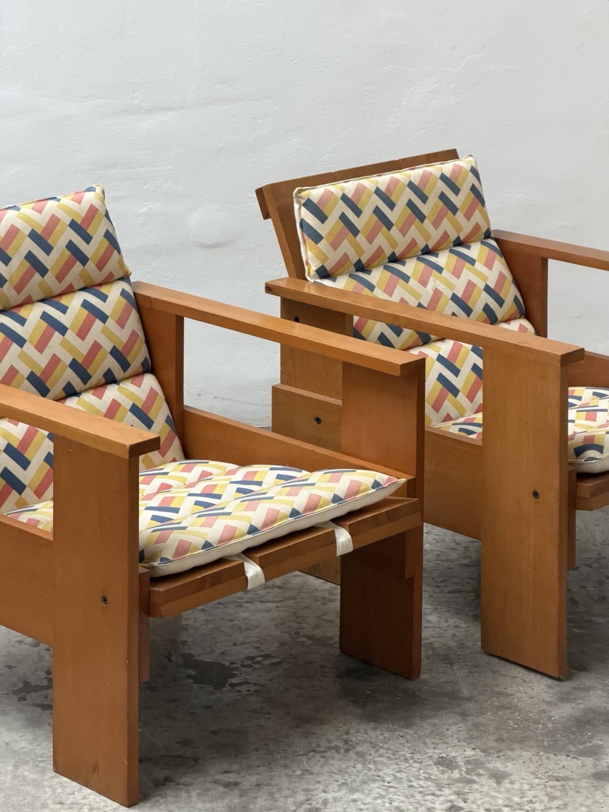 Gerrit Rietveld, Crate Chairs And Table, Cassina