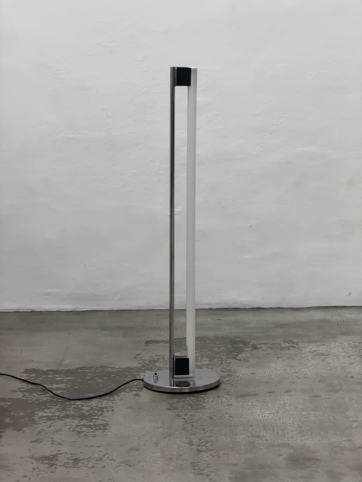 Eileen Gray, Tube Light, Vereinigte Werkstätten München