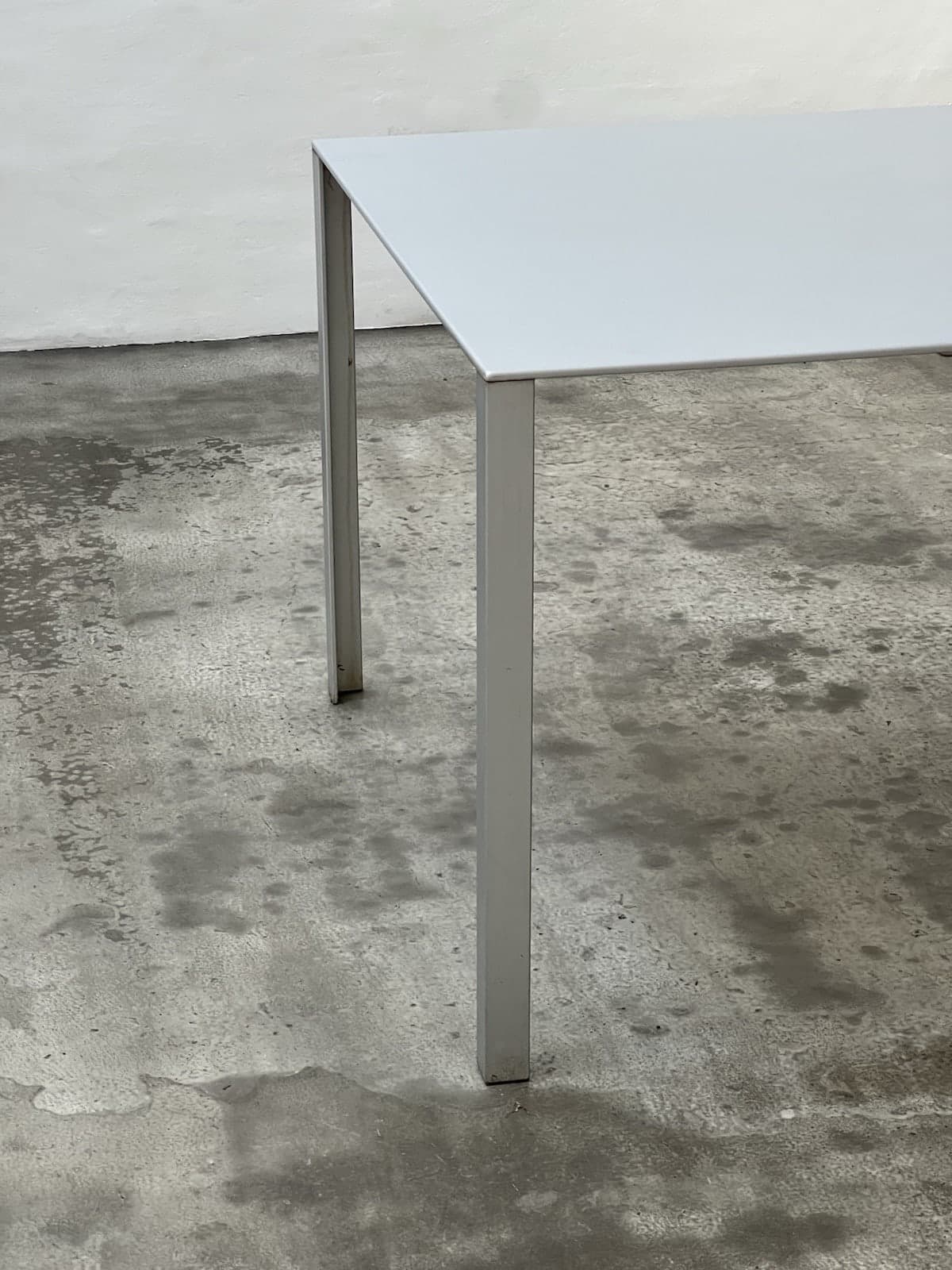 Jean Nouvel, Less Less Table, Unifor