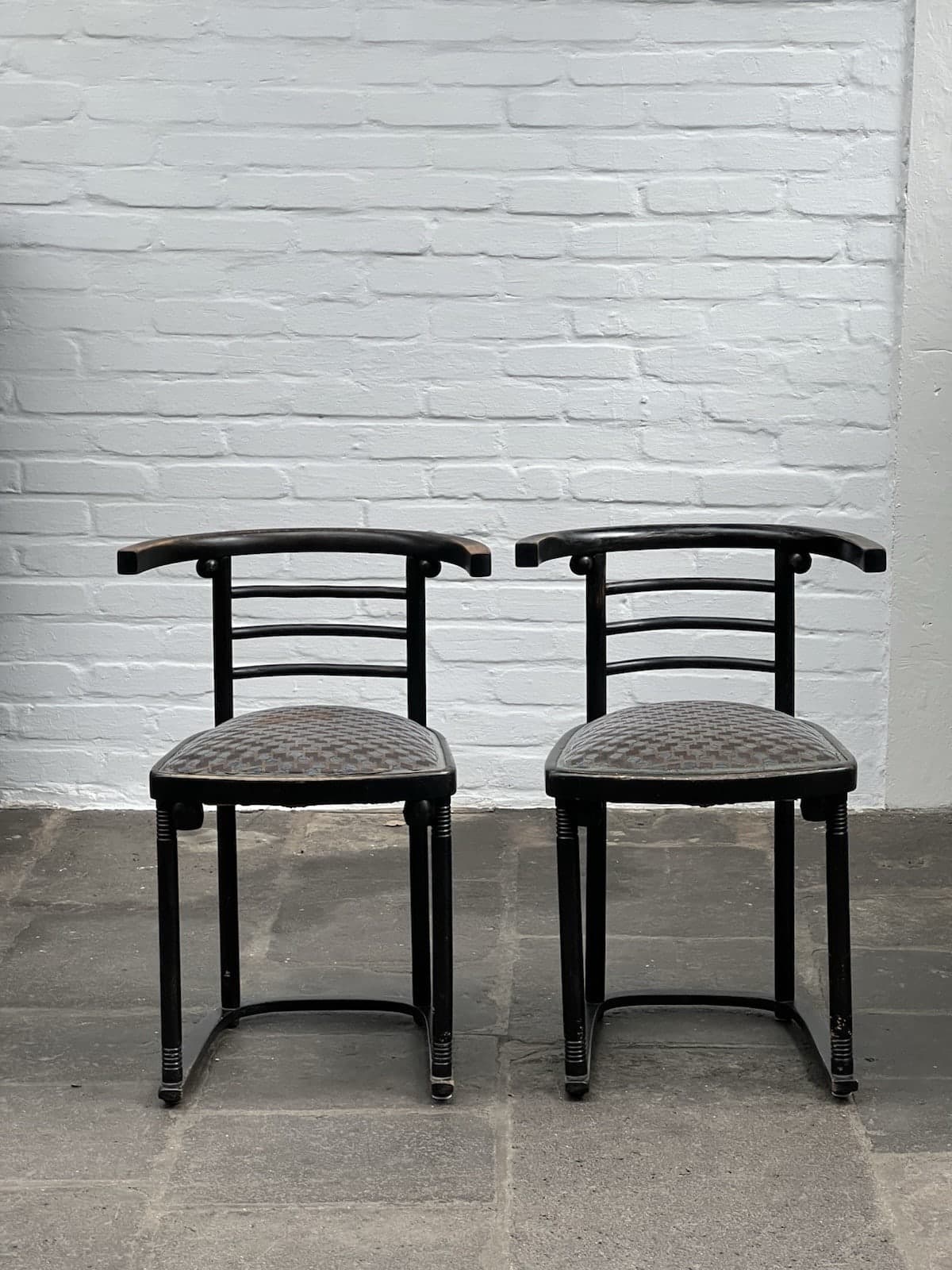 Josef Hoffmann, Fledermaus Chair, MUNDUS