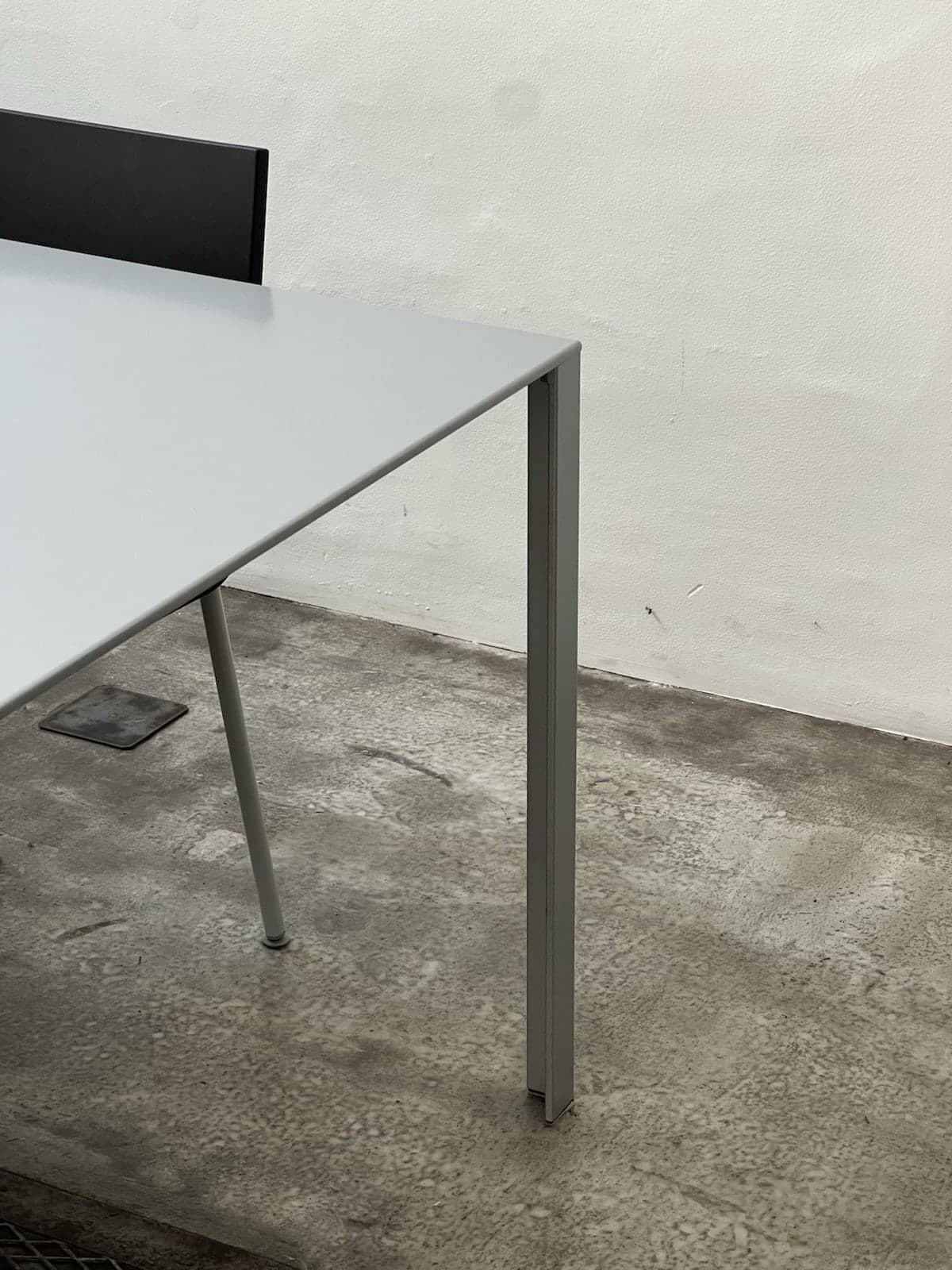 Jean Nouvel, Less Less Table, Unifor