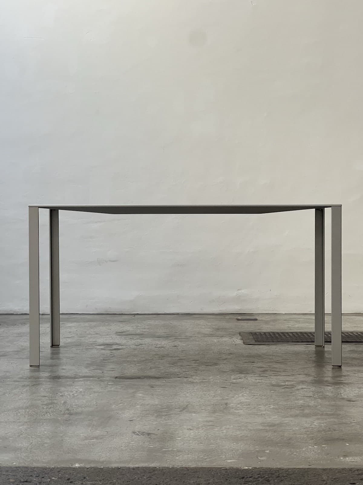 Jean Nouvel, Less Less Table, Unifor