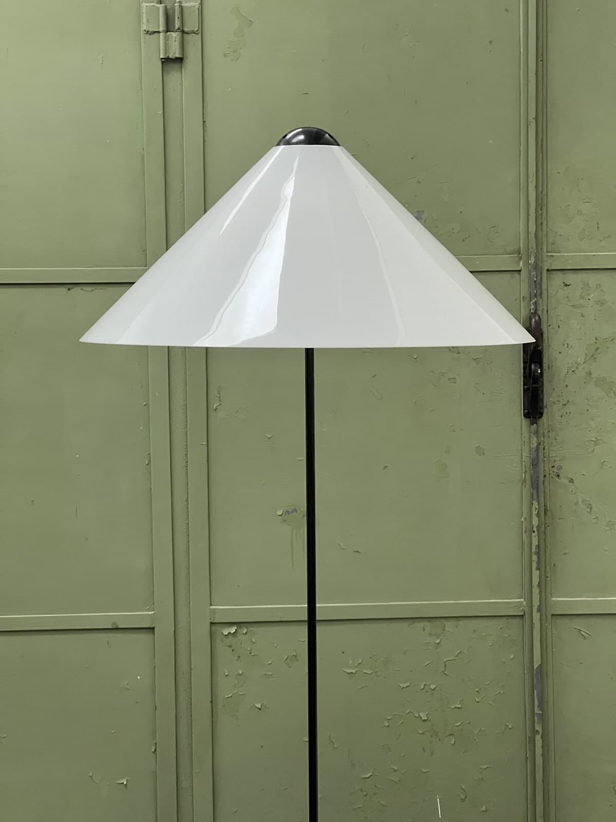 Vico Magistretti, Snow Floor Lamp, Oluce