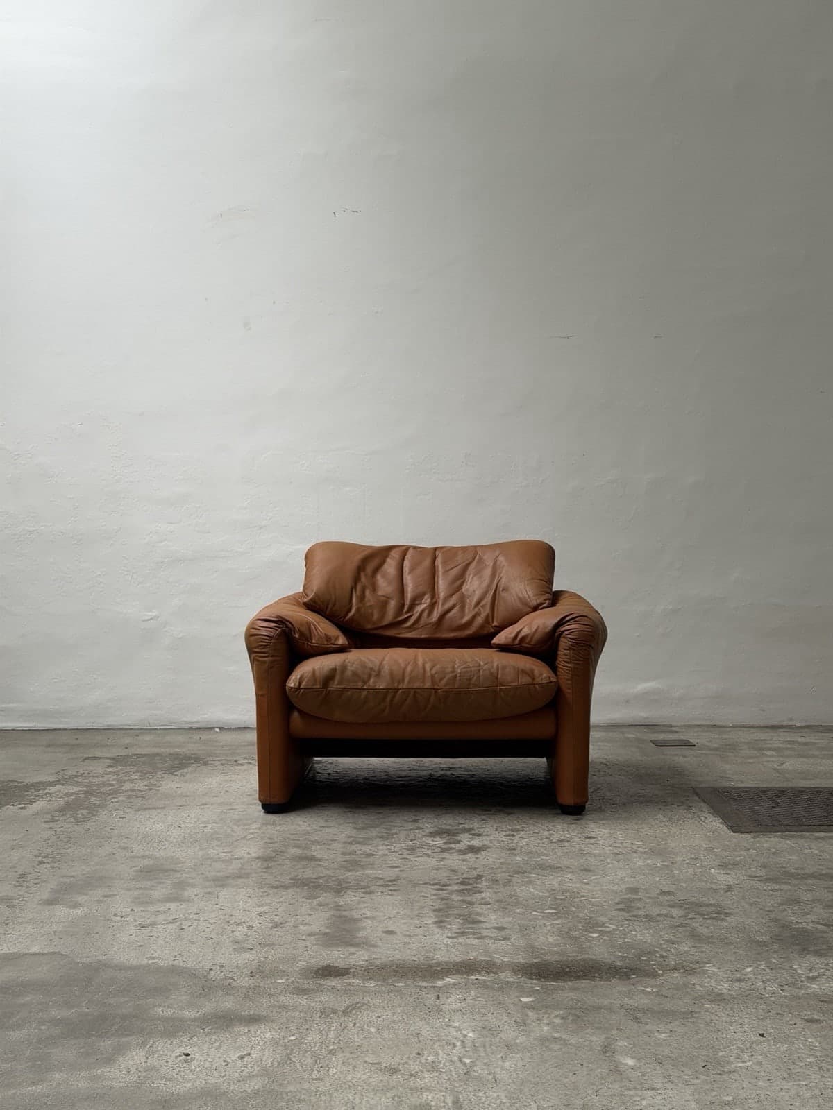 Vico Magistretti, Maralunga Armchair Brown Leather, Cassina