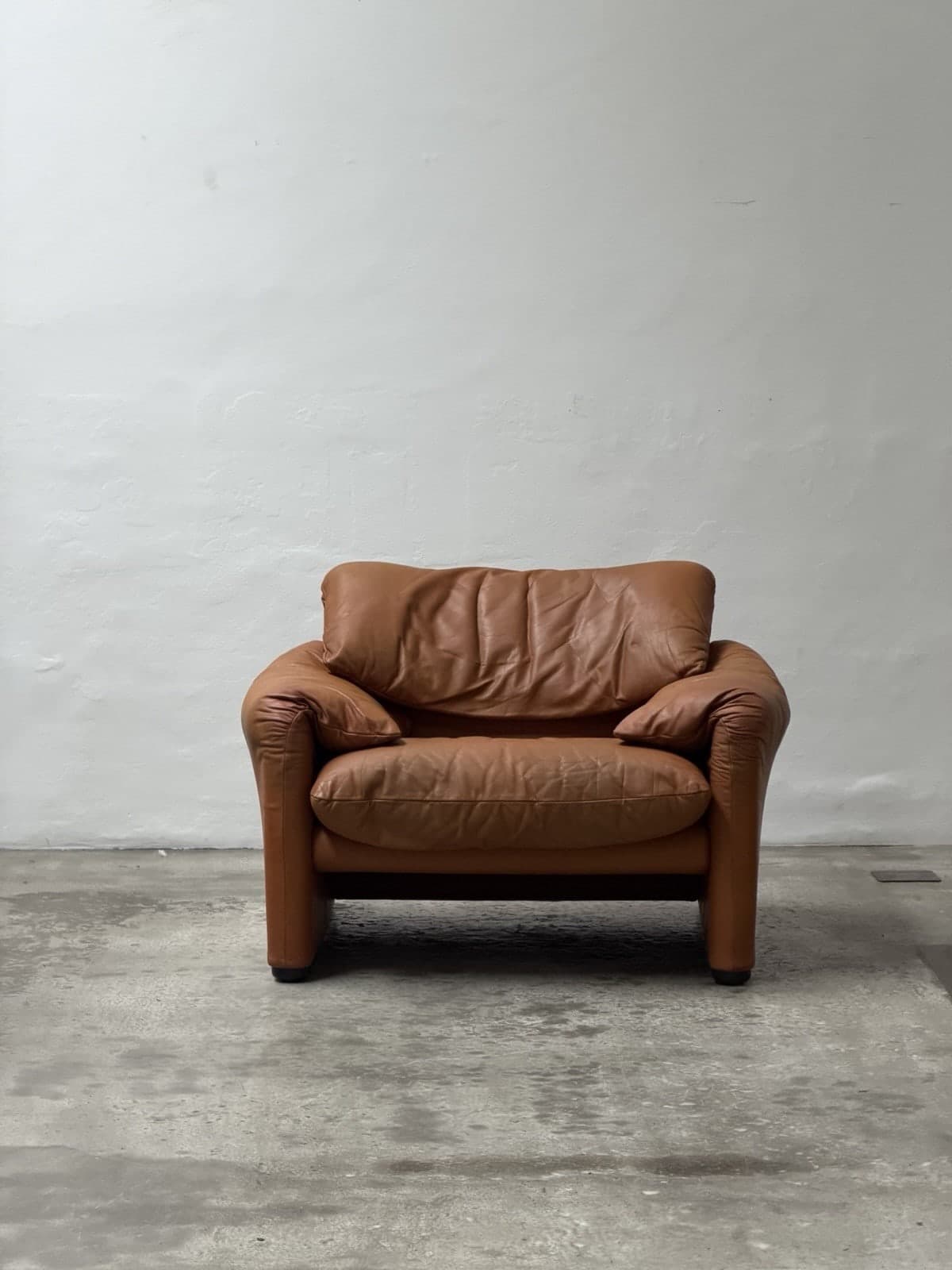 Vico Magistretti, Maralunga Armchair Brown Leather, Cassina