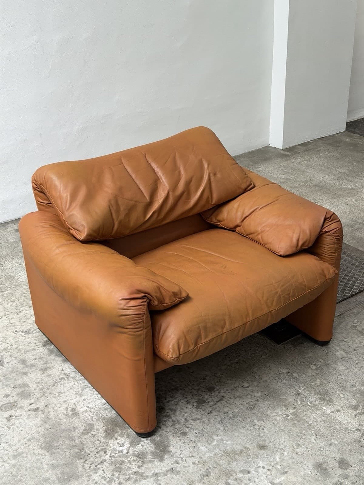 Vico Magistretti, Maralunga Armchair Brown Leather, Cassina